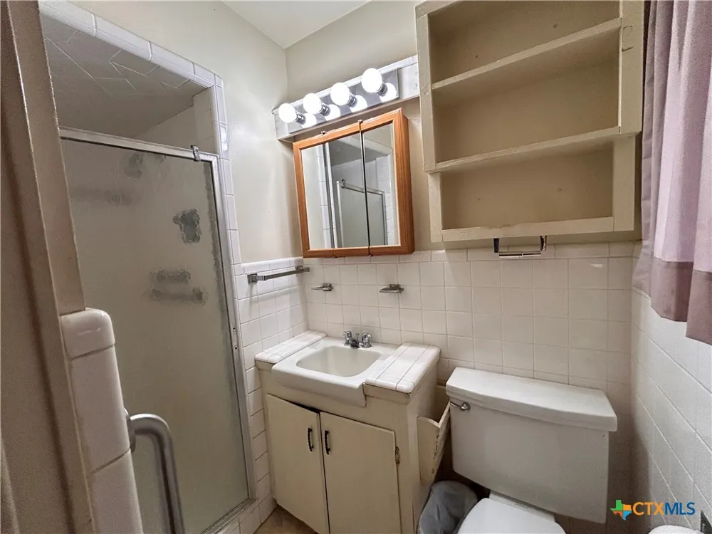 614 Apollo Drive Edna, TX 77957