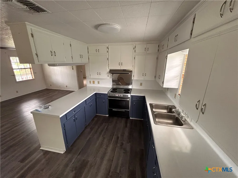 614 Apollo Drive Edna, TX 77957