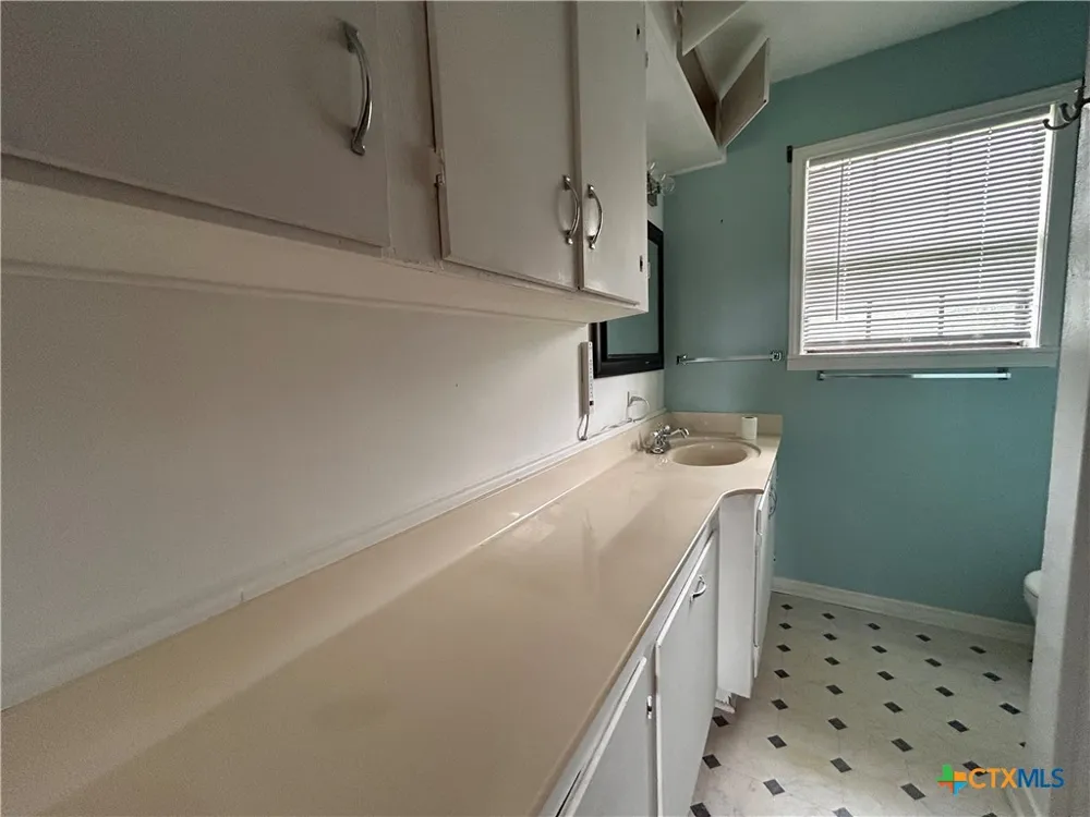 614 Apollo Drive Edna, TX 77957