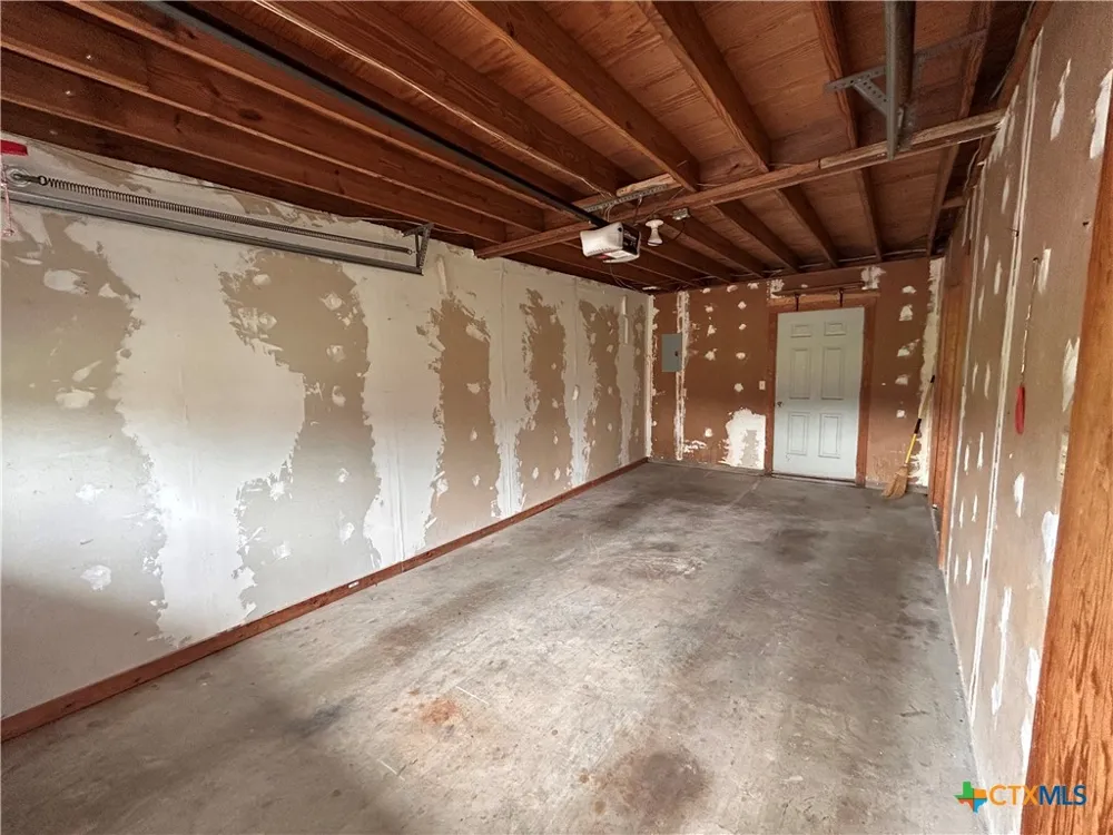614 Apollo Drive Edna, TX 77957