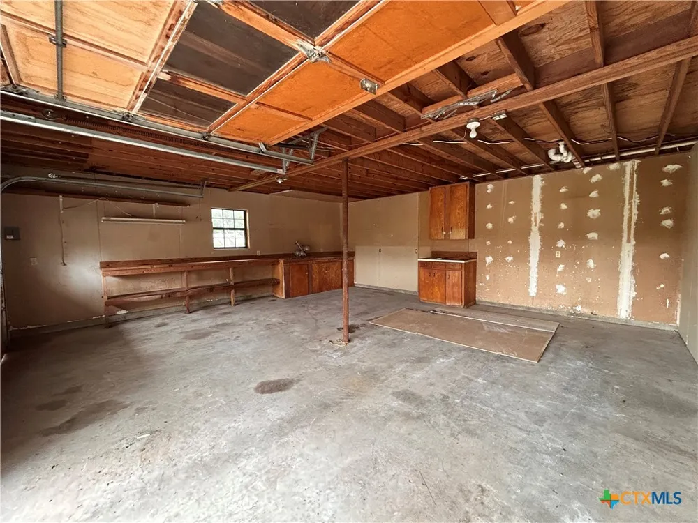 614 Apollo Drive Edna, TX 77957