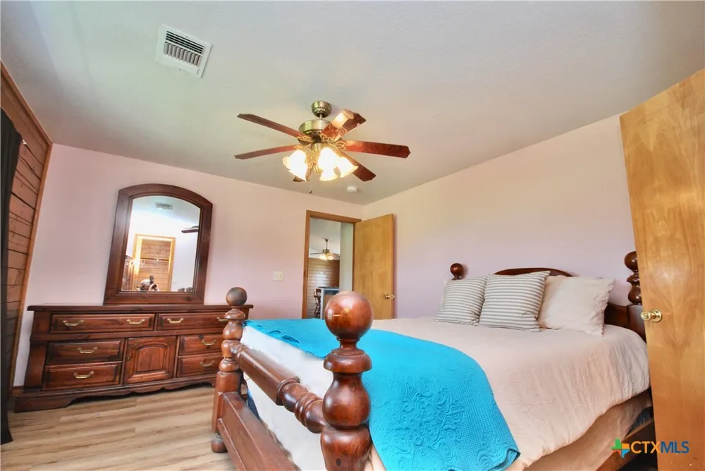 2725 Old Lehmann Road Kingsbury, TX 78638