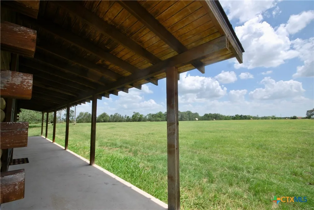 2725 Old Lehmann Road Kingsbury, TX 78638