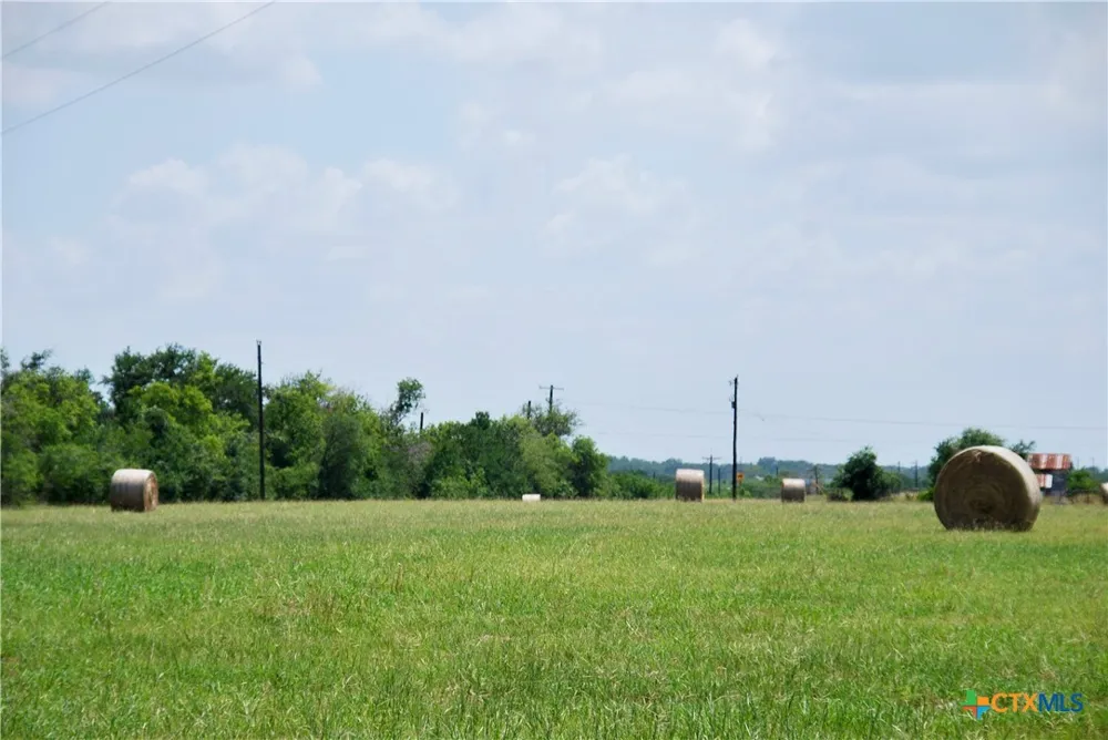 2725 Old Lehmann Road Kingsbury, TX 78638