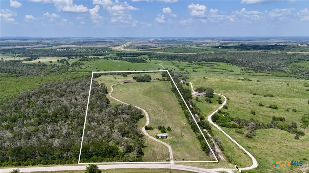 2725 Old Lehmann Road Kingsbury, TX 78638
