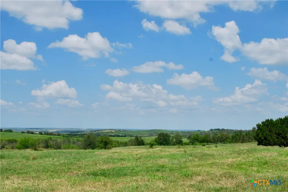 2725 Old Lehmann Road Kingsbury, TX 78638