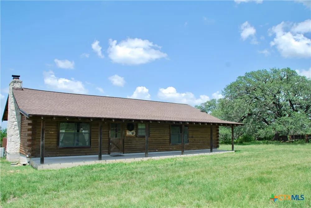 2725 Old Lehmann Road Kingsbury, TX 78638