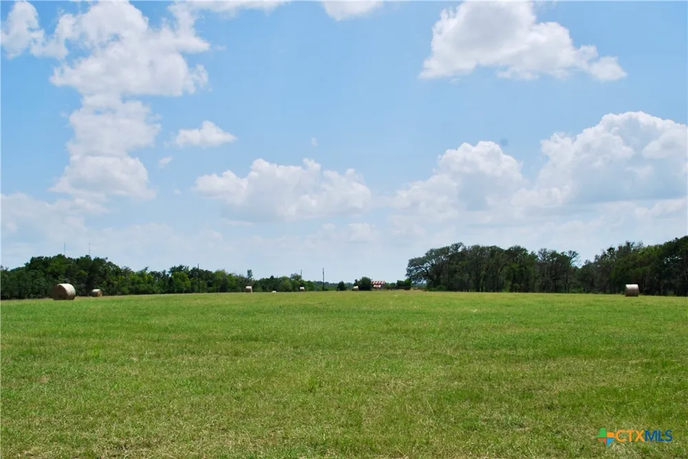2725 Old Lehmann Road Kingsbury, TX 78638