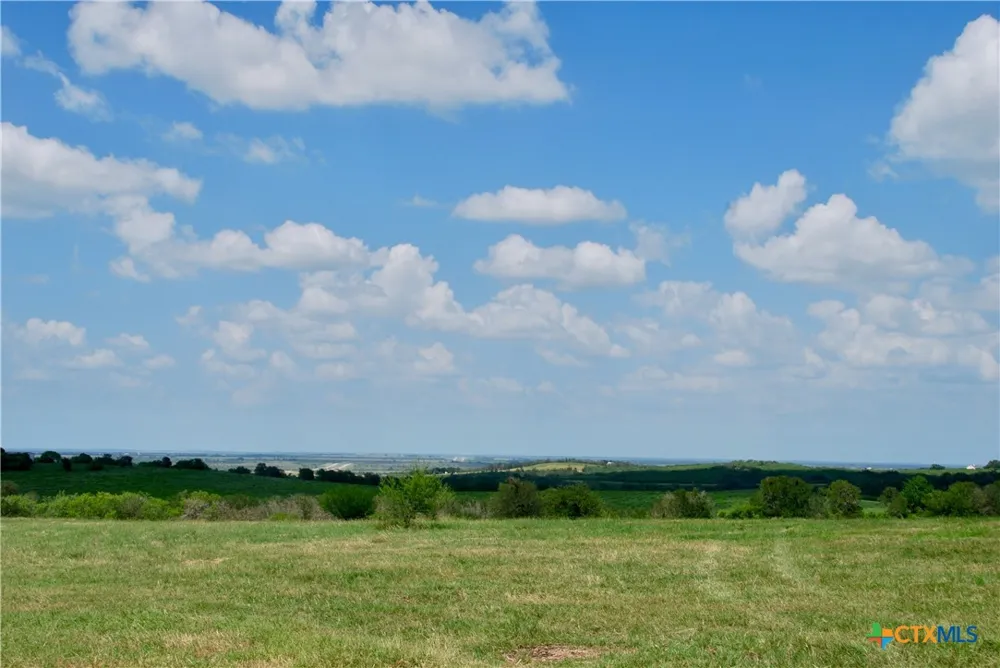 2725 Old Lehmann Road Kingsbury, TX 78638