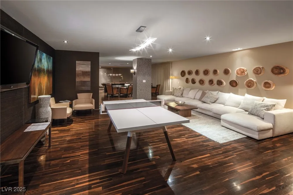 8255 LAS VEGAS BOULEVARD #1816 Las Vegas, NV 89123