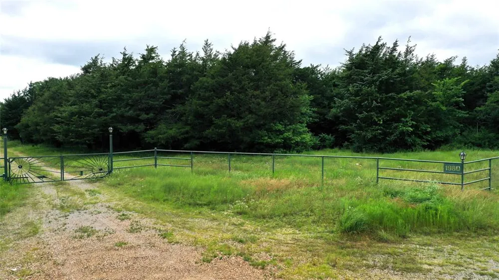 1980 County Road 3040 Bonham, TX 75418