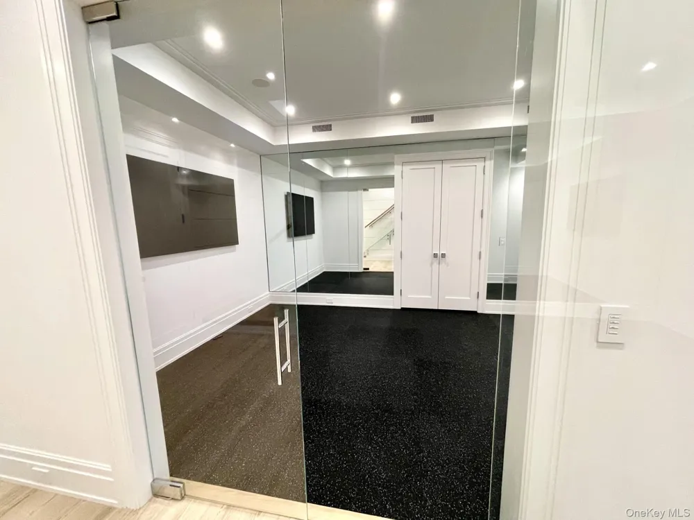 59 Shinnecock Hills Road Southampton, NY 11968