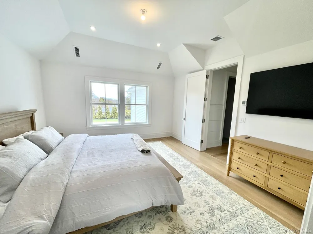59 Shinnecock Hills Road Southampton, NY 11968