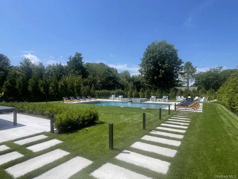 59 Shinnecock Hills Road Southampton, NY 11968