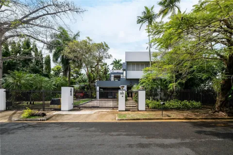 13 PEDROSA ST. GARDEN HILLS