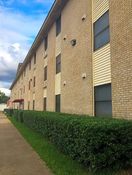 122 Kickapoo St Palestine, TX 75803