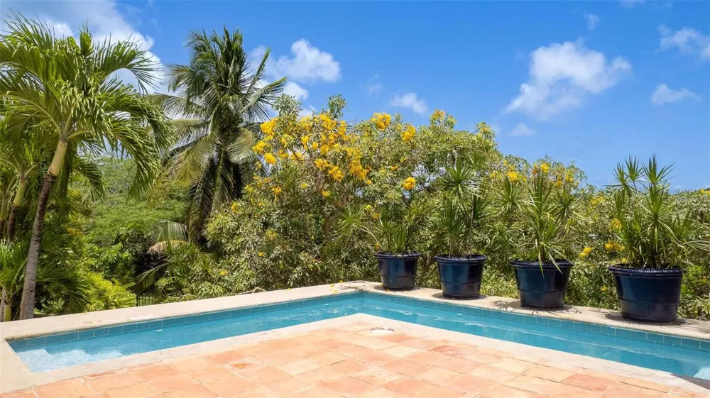 20 CALLE RAMOS RIVERA Vieques, PR 00765