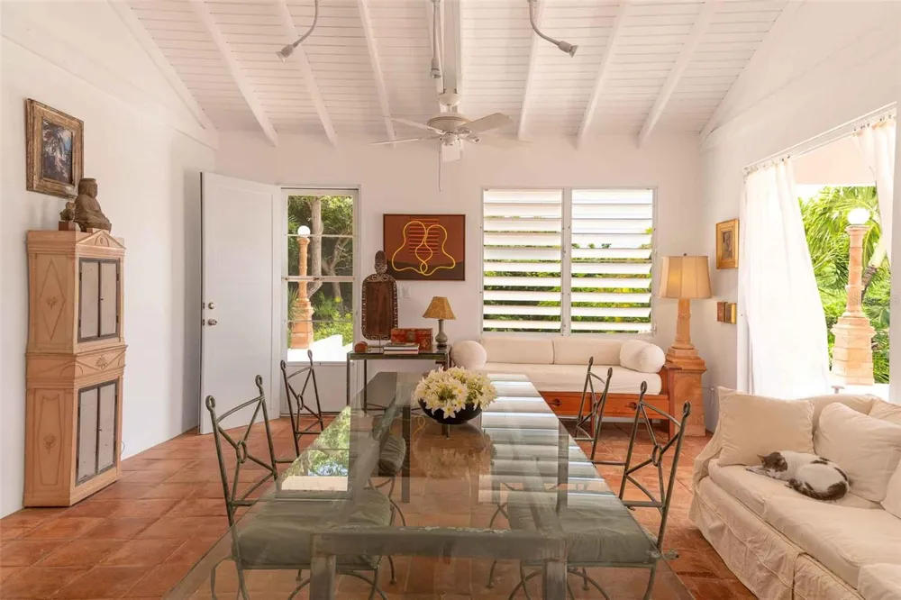 20 CALLE RAMOS RIVERA Vieques, PR 00765