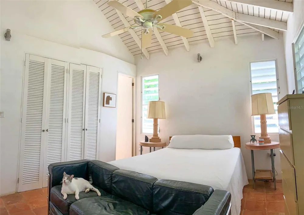 20 CALLE RAMOS RIVERA Vieques, PR 00765