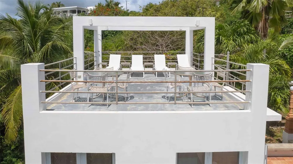 20 CALLE RAMOS RIVERA Vieques, PR 00765