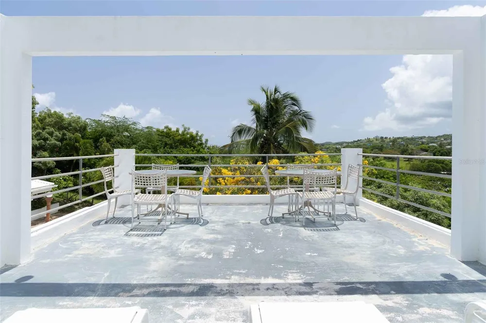 20 CALLE RAMOS RIVERA Vieques, PR 00765