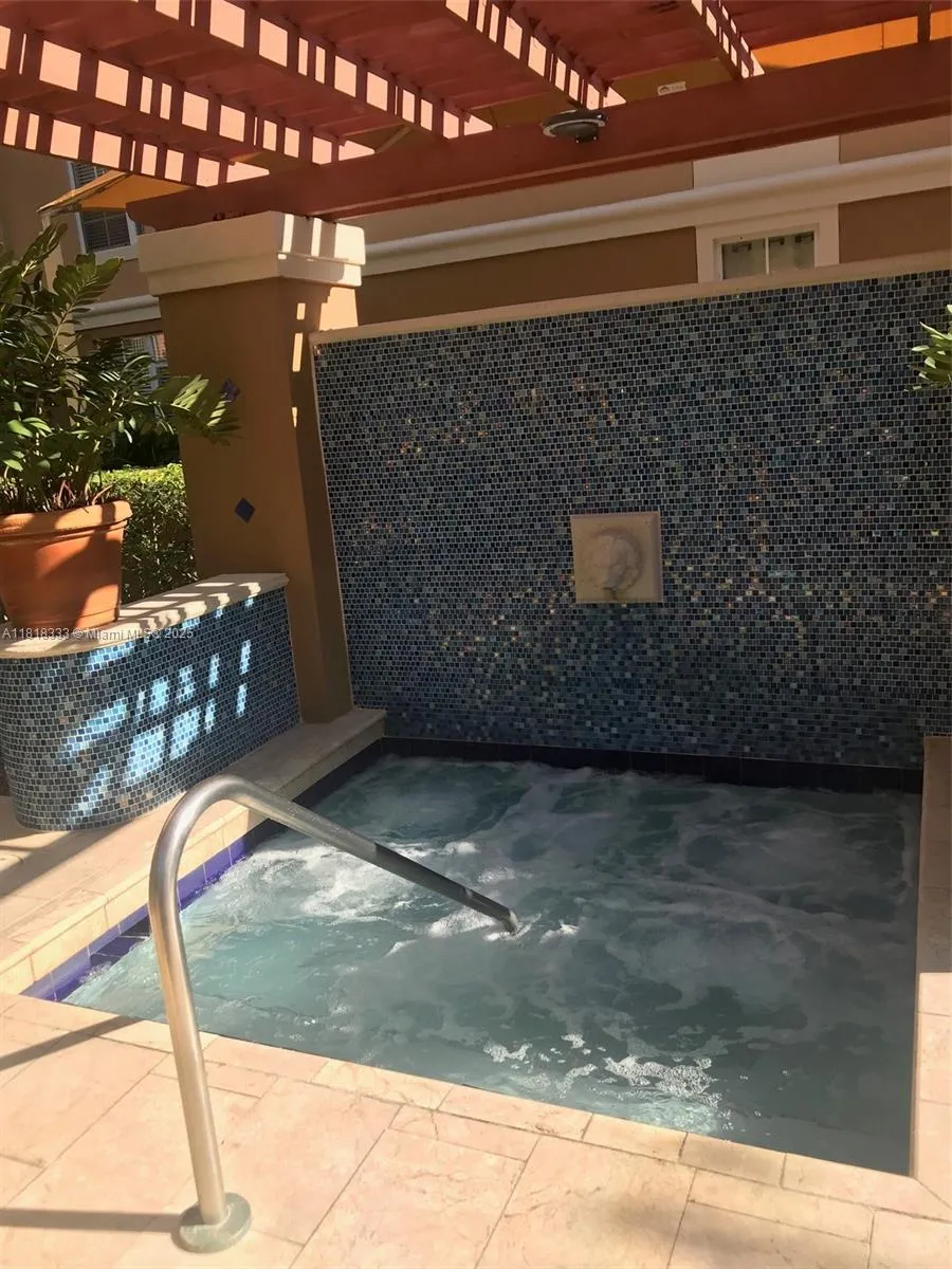 19801 E Country Club Dr #4-603 Aventura, FL 33180