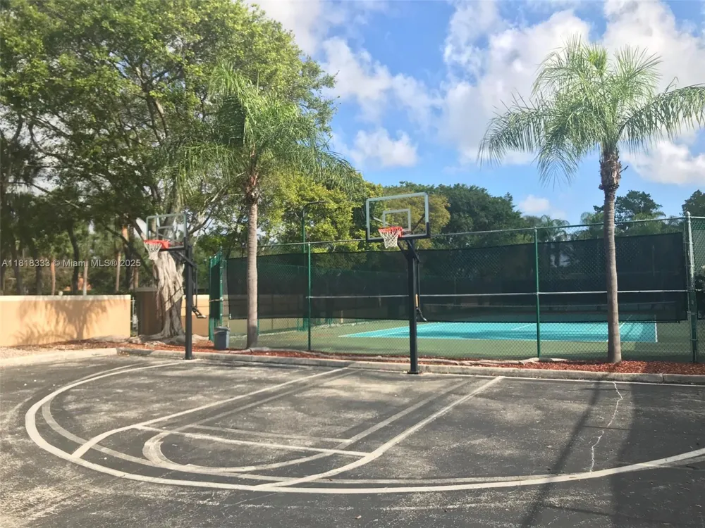 19801 E Country Club Dr #4-603 Aventura, FL 33180