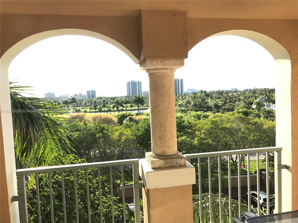 19801 E Country Club Dr #4-603 Aventura, FL 33180