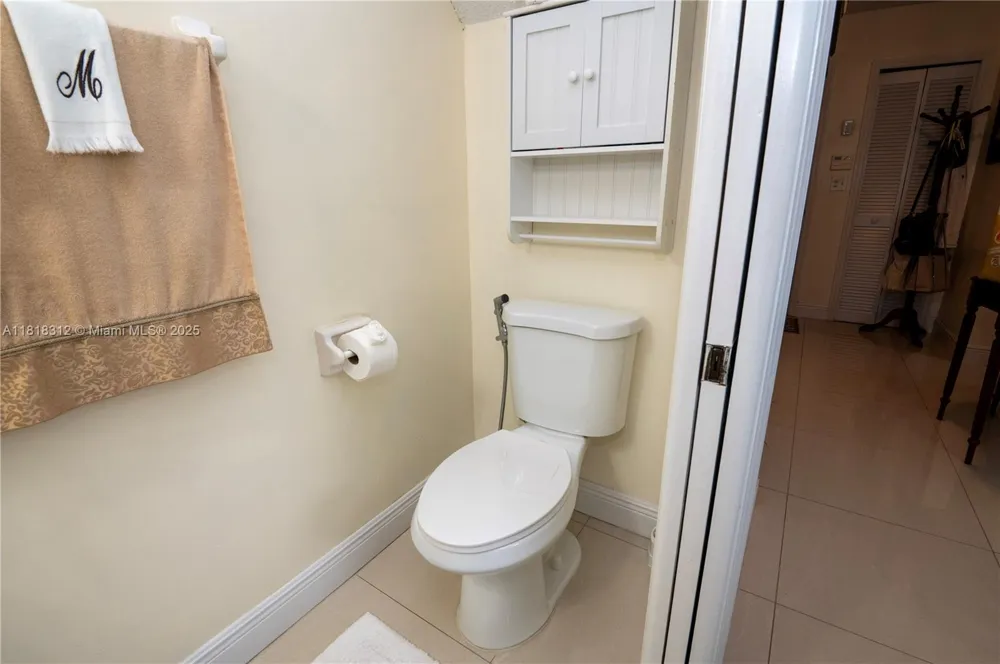 2375 W 74th St #106-6 Hialeah, FL 33016