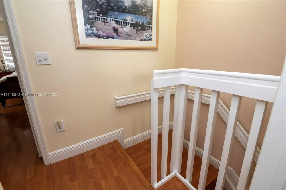 2375 W 74th St #106-6 Hialeah, FL 33016