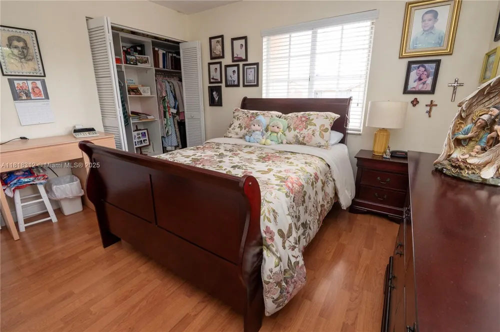 2375 W 74th St #106-6 Hialeah, FL 33016
