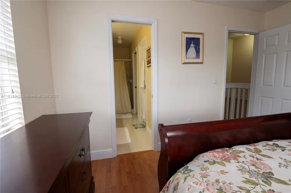 2375 W 74th St #106-6 Hialeah, FL 33016