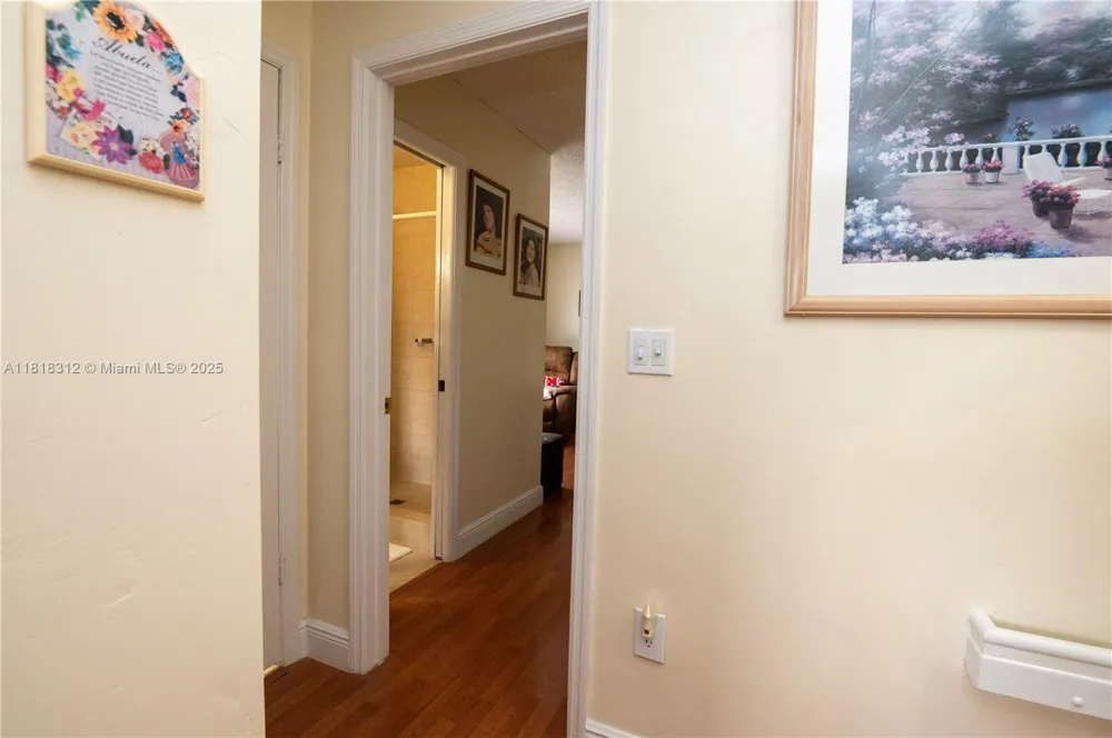 2375 W 74th St #106-6 Hialeah, FL 33016