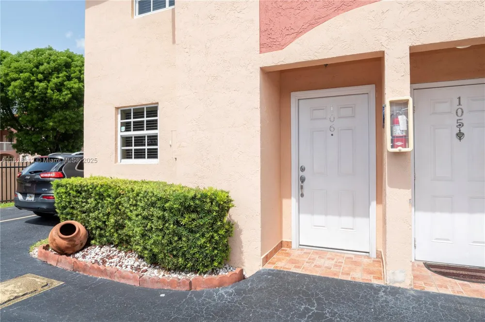 2375 W 74th St #106-6 Hialeah, FL 33016