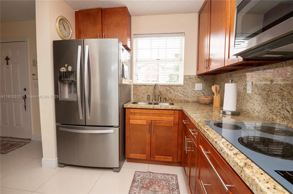 2375 W 74th St #106-6 Hialeah, FL 33016