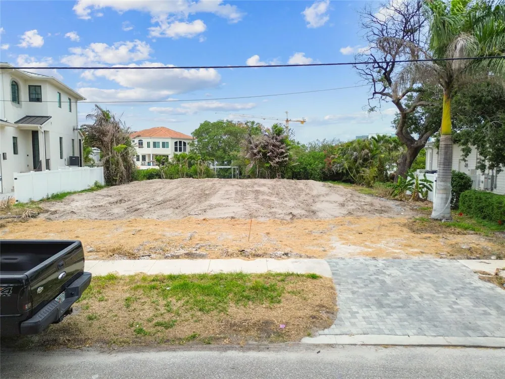 17 W SPANISH MAIN STREET Tampa, FL 33609