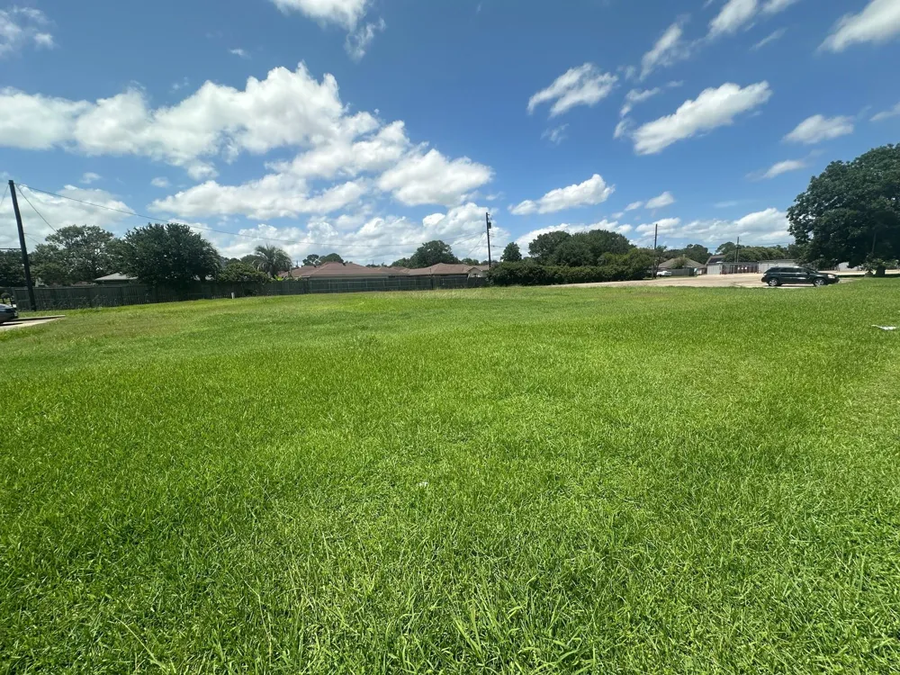 2702 Nall Street Port Neches, TX 77651