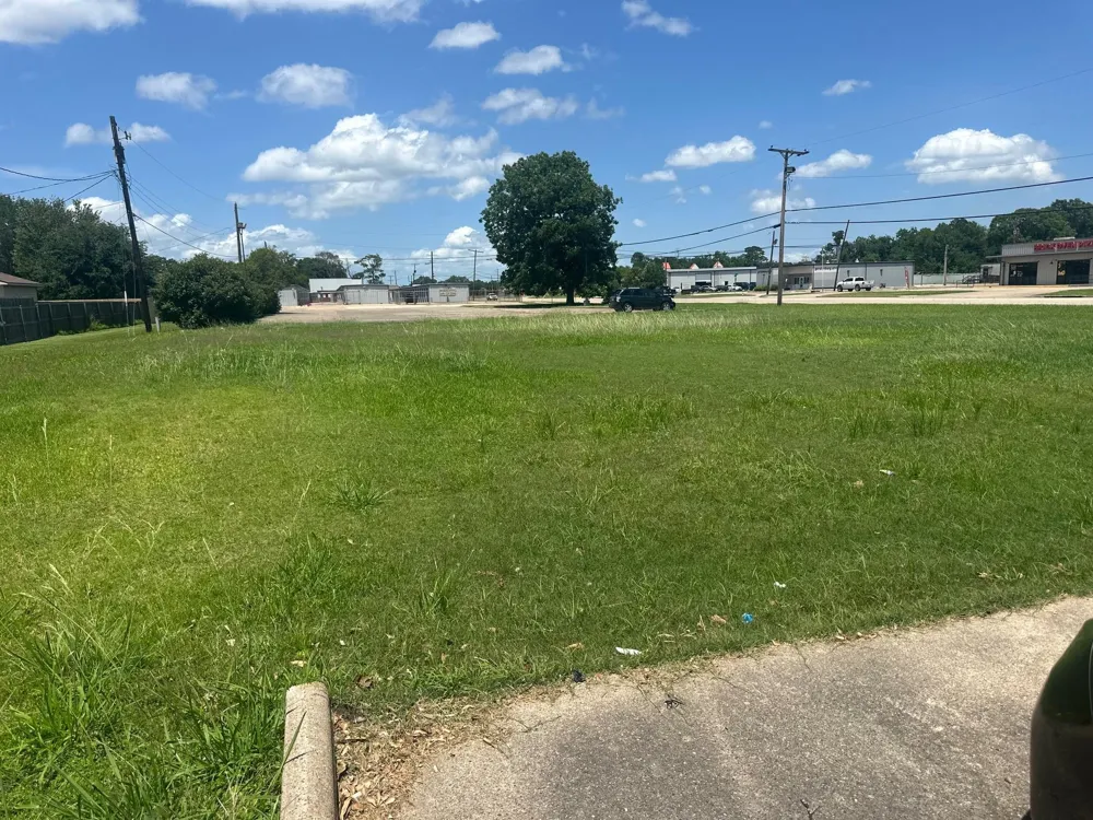 2702 Nall Street Port Neches, TX 77651