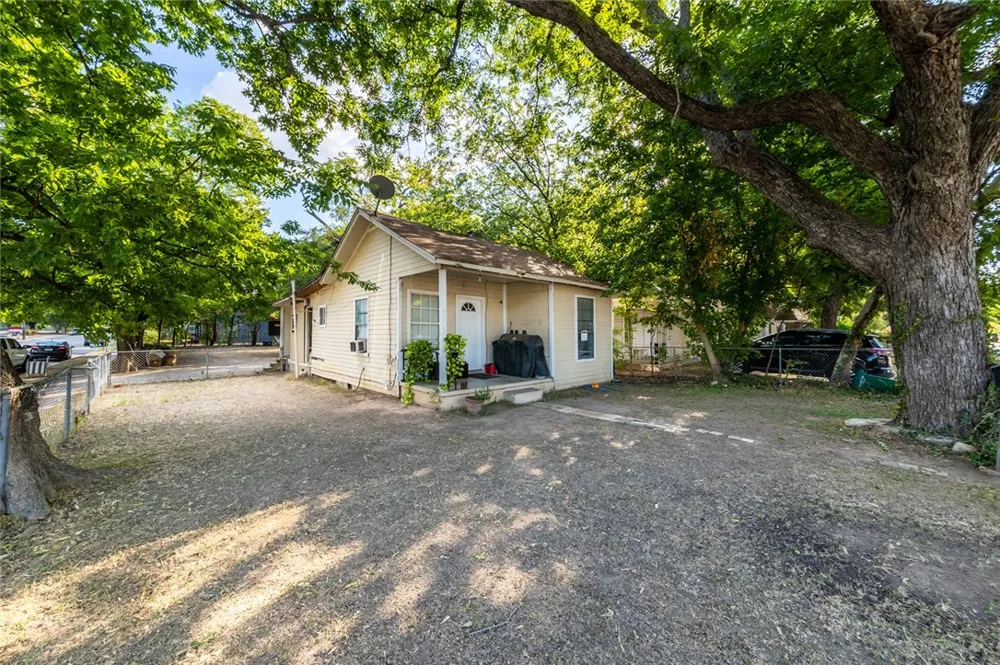 1511 Holly Street Austin, TX 78702