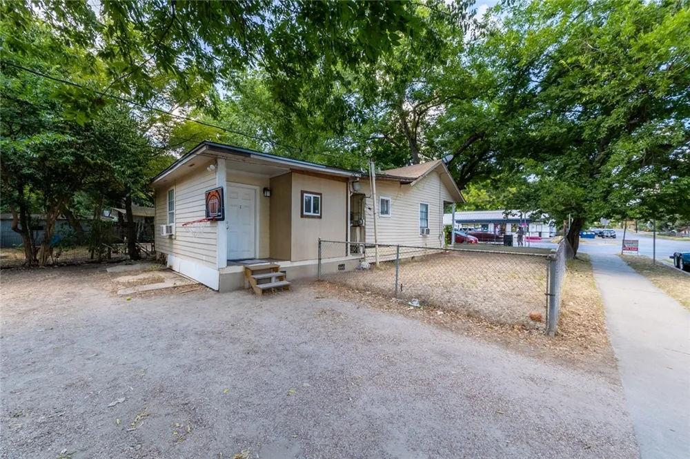 1511 Holly Street Austin, TX 78702