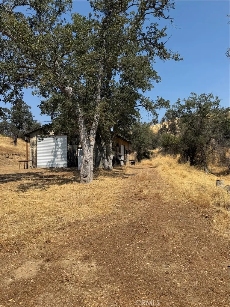 38914 Road 810 Raymond, CA 93653