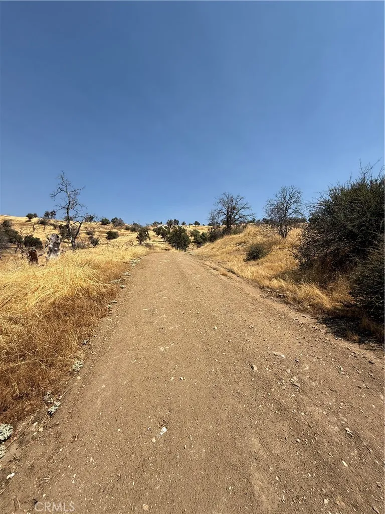 38914 Road 810 Raymond, CA 93653
