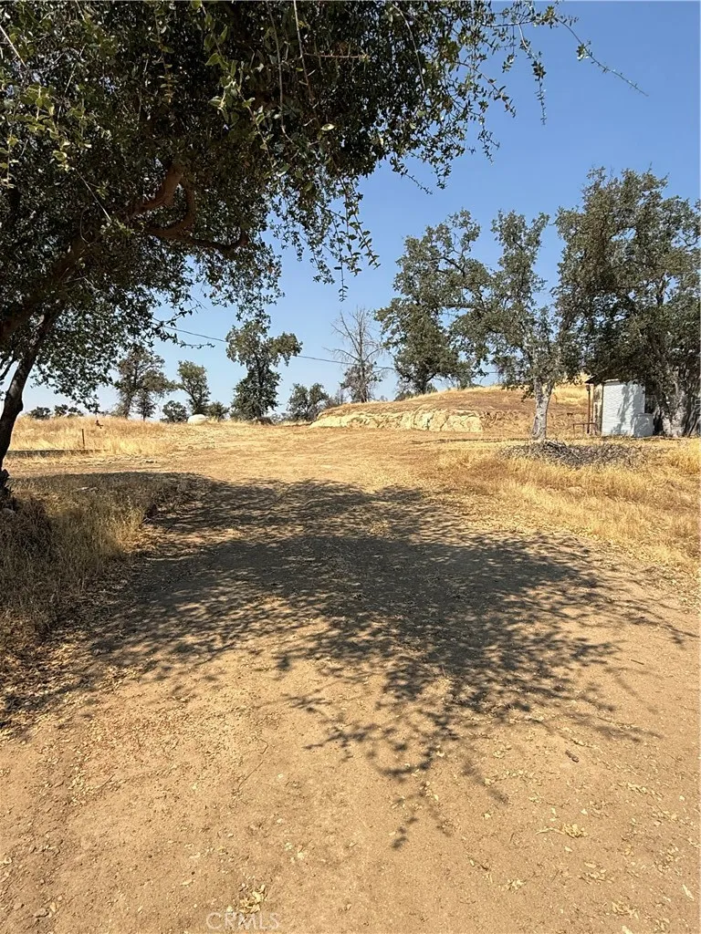 38914 Road 810 Raymond, CA 93653