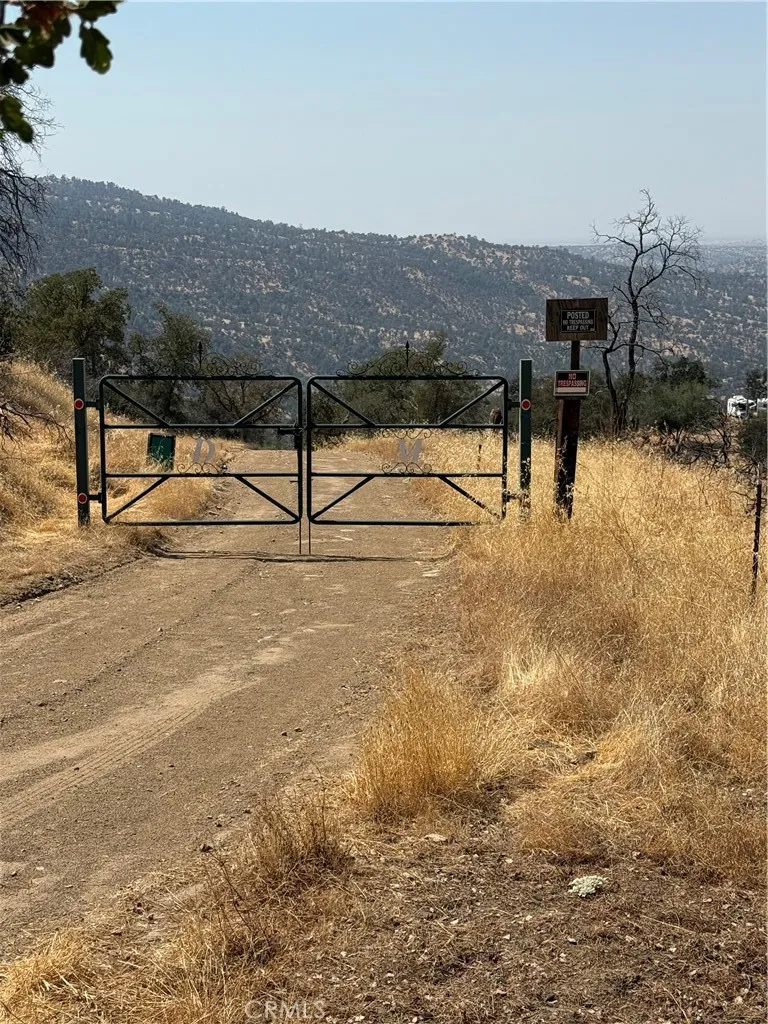 38914 Road 810 Raymond, CA 93653