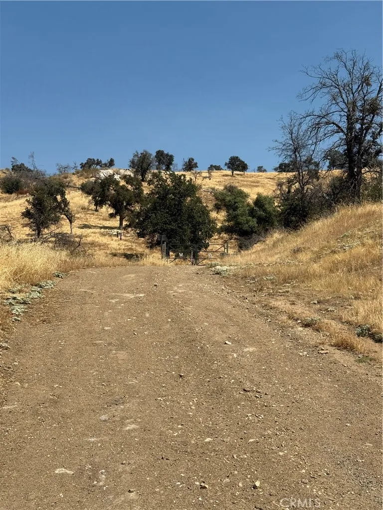 38914 Road 810 Raymond, CA 93653