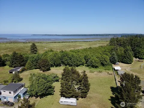 114 E Bayview Lane