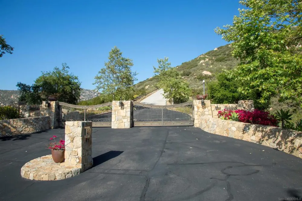 18035 Sunset Point Rd Poway, CA 92064