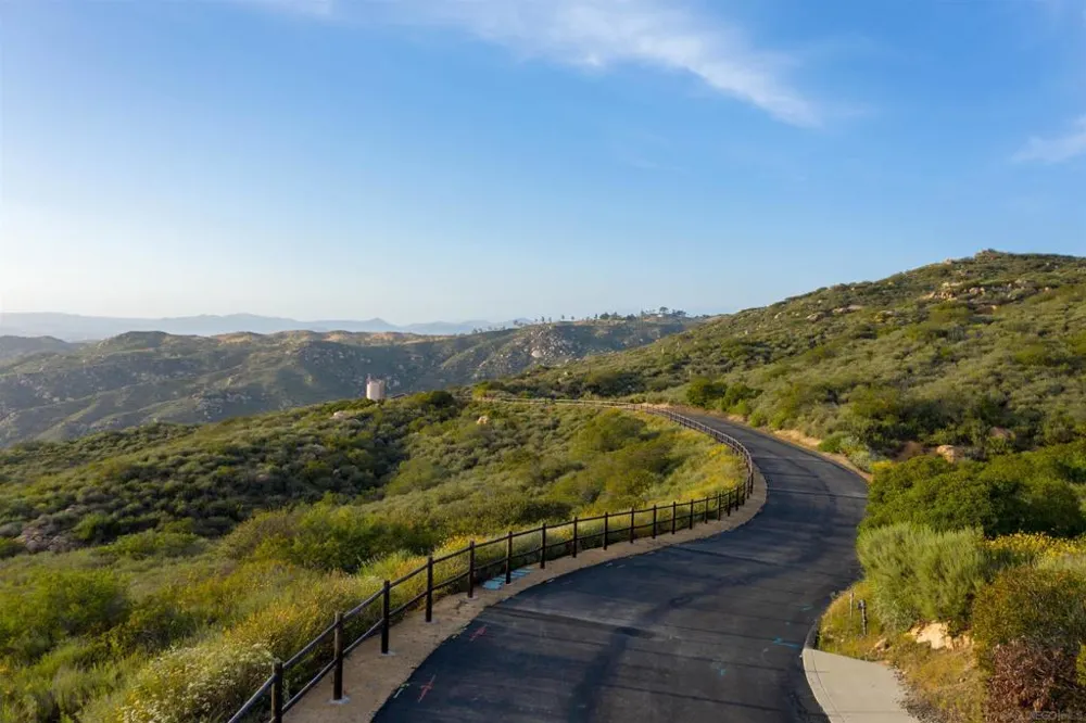 18035 Sunset Point Rd Poway, CA 92064