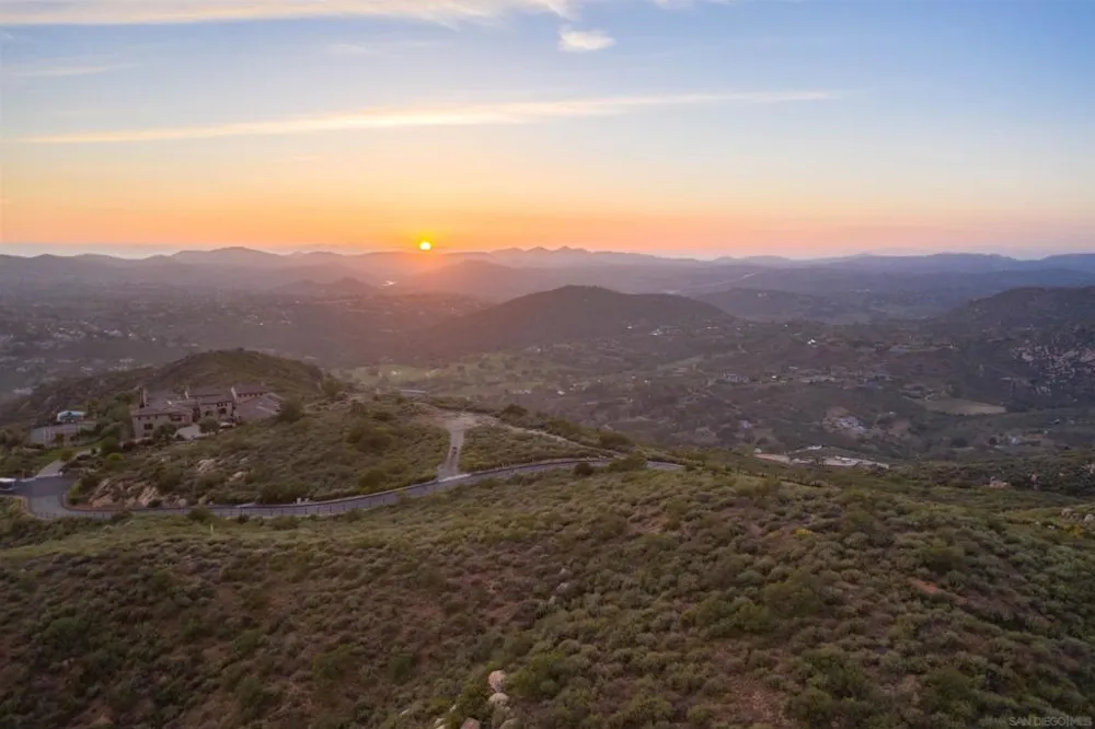 18035 Sunset Point Rd Poway, CA 92064