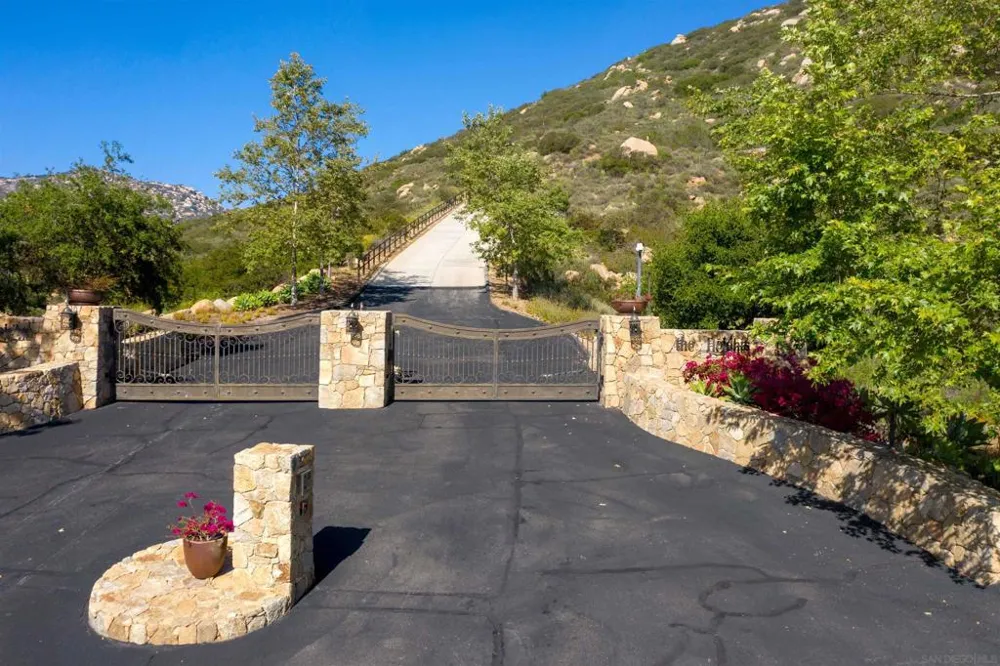 18035 Sunset Point Rd Poway, CA 92064